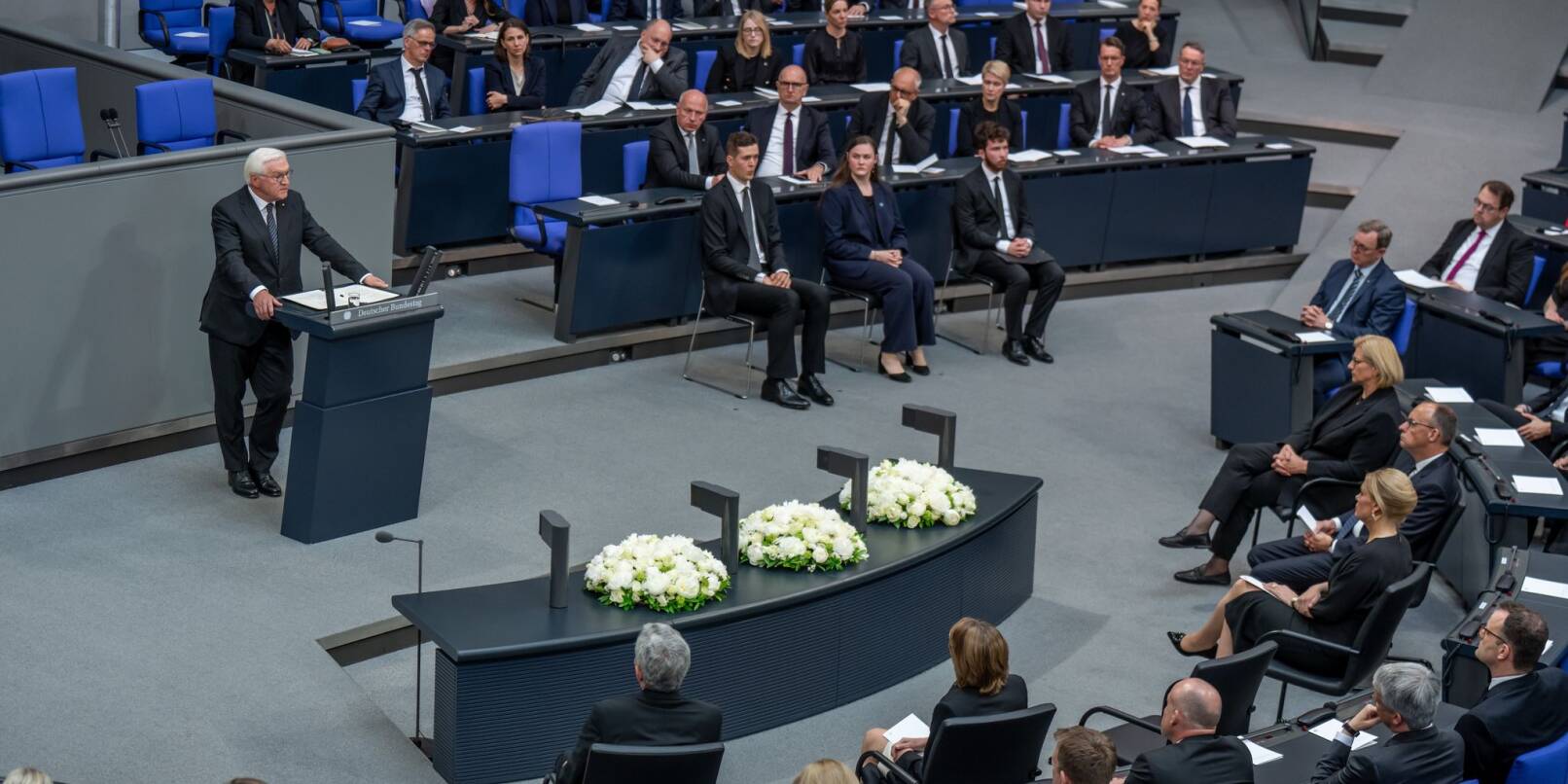 80 Jahre nach Kriegsende: Bundespräsident Steinmeier ruft zum Festhalten an den Lehren aus der NS-Diktatur auf. 80 Jahre nach Kriegsende: Bundespräsident Steinmeier ruft zum Festhalten an den Lehren aus der NS-Diktatur auf.