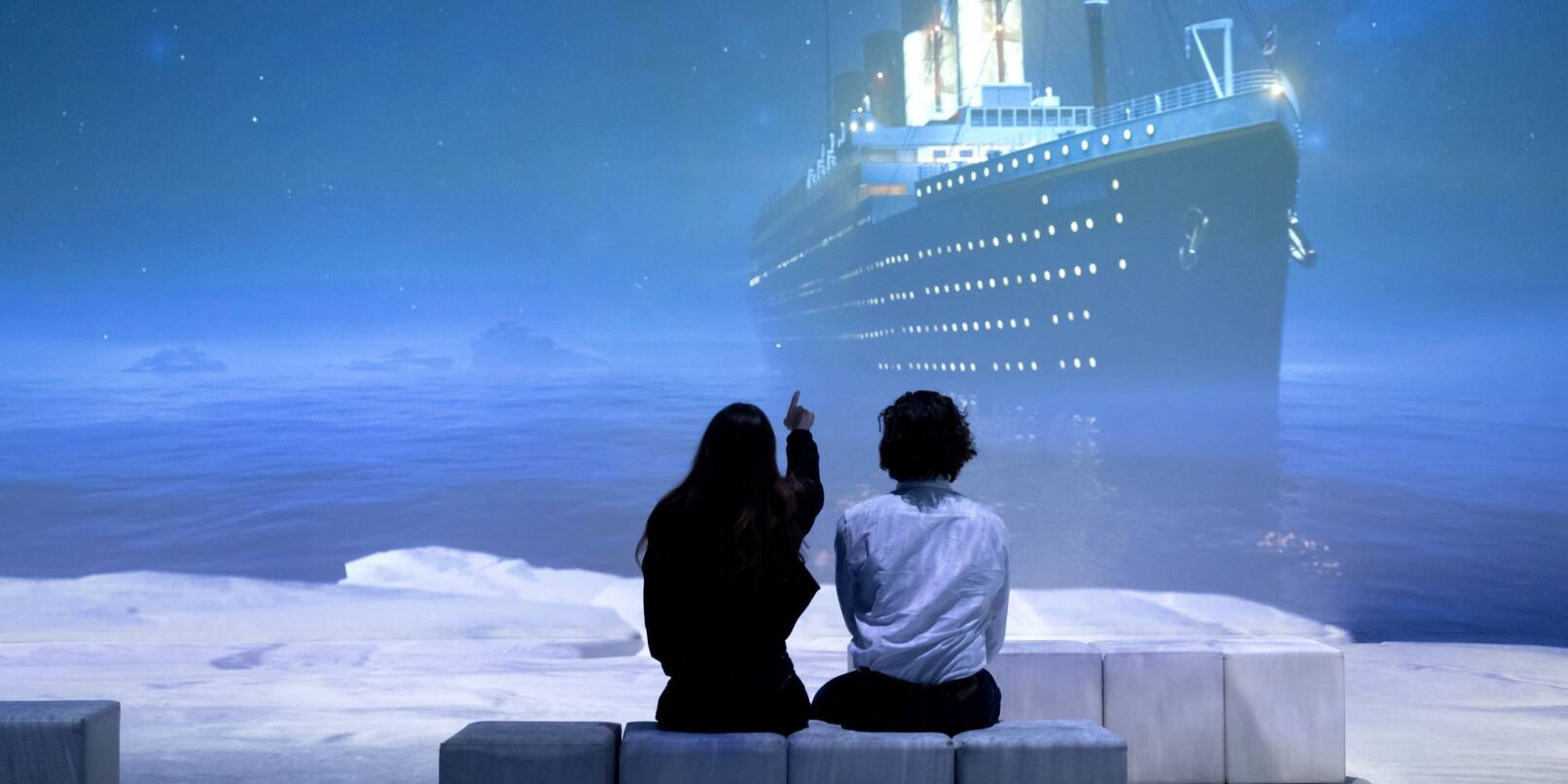 In der immersiven Ausstellung wird Kurs auf den Eisberg genommen. In der immersiven Ausstellung wird Kurs auf den Eisberg genommen.