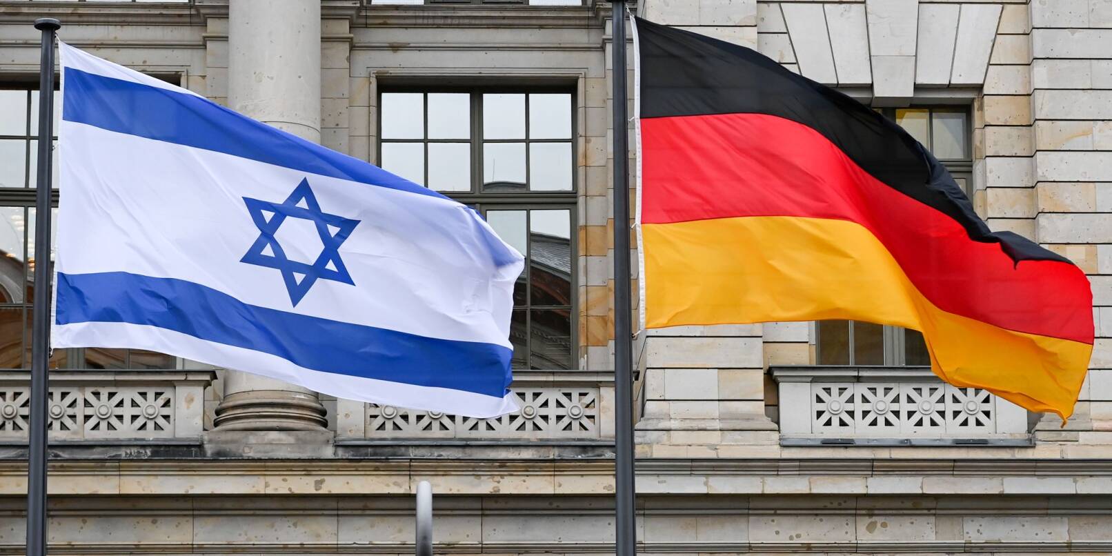 Deutschland und Israel haben zwei Jahrzehnte nach dem Ende des Zweiten Weltkriegs diplomatische Beziehungen aufgenommen. (Archivbild) Deutschland und Israel haben zwei Jahrzehnte nach dem Ende des Zweiten Weltkriegs diplomatische Beziehungen aufgenommen. (Archivbild)