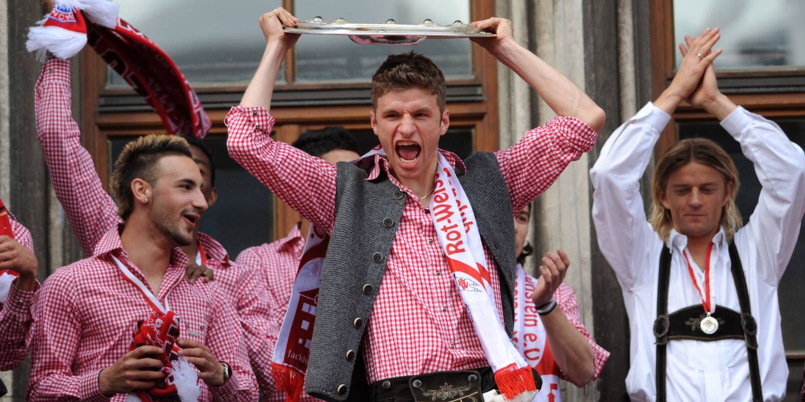 Thomas Müller feierte dauerhaft Titel mit dem FC Bayern. Thomas Müller feierte dauerhaft Titel mit dem FC Bayern.