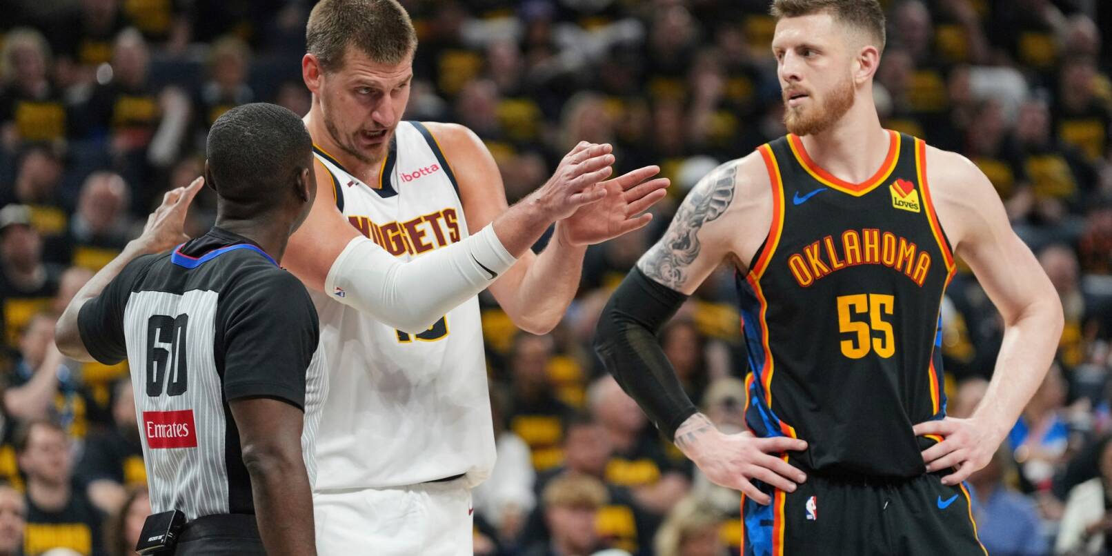 Isaiah Hartenstein (r.) verbuchte für die Oklahoma City Thunder zehn Punkte gegen die Denver Nuggets. Isaiah Hartenstein (r.) verbuchte für die Oklahoma City Thunder zehn Punkte gegen die Denver Nuggets.