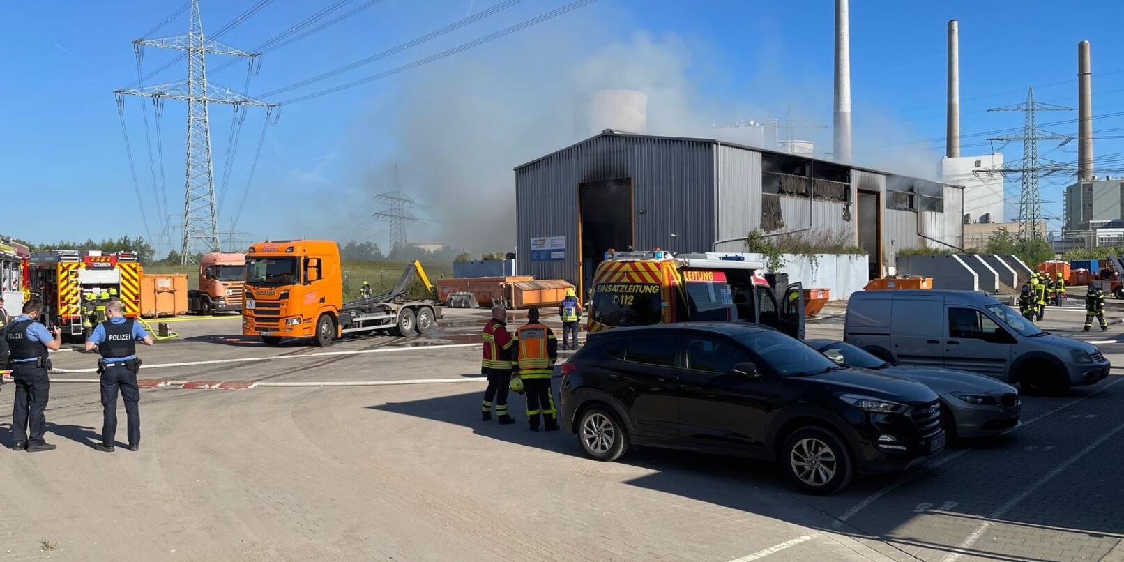Verletzt wurde bei dem Brand niemand - doch der Schaden ist hoch. Verletzt wurde bei dem Brand niemand - doch der Schaden ist hoch.