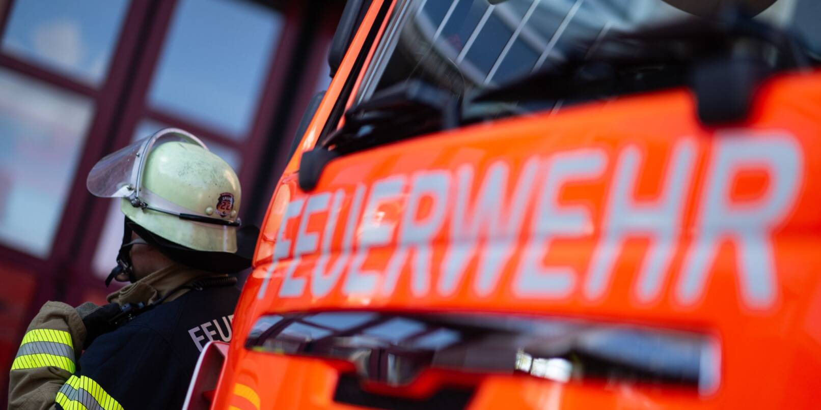 Ermittler gehen nach dem Feuer an einem Brettener Einkaufszentrum von Brandstiftung aus. (Symbolbild) Ermittler gehen nach dem Feuer an einem Brettener Einkaufszentrum von Brandstiftung aus. (Symbolbild)