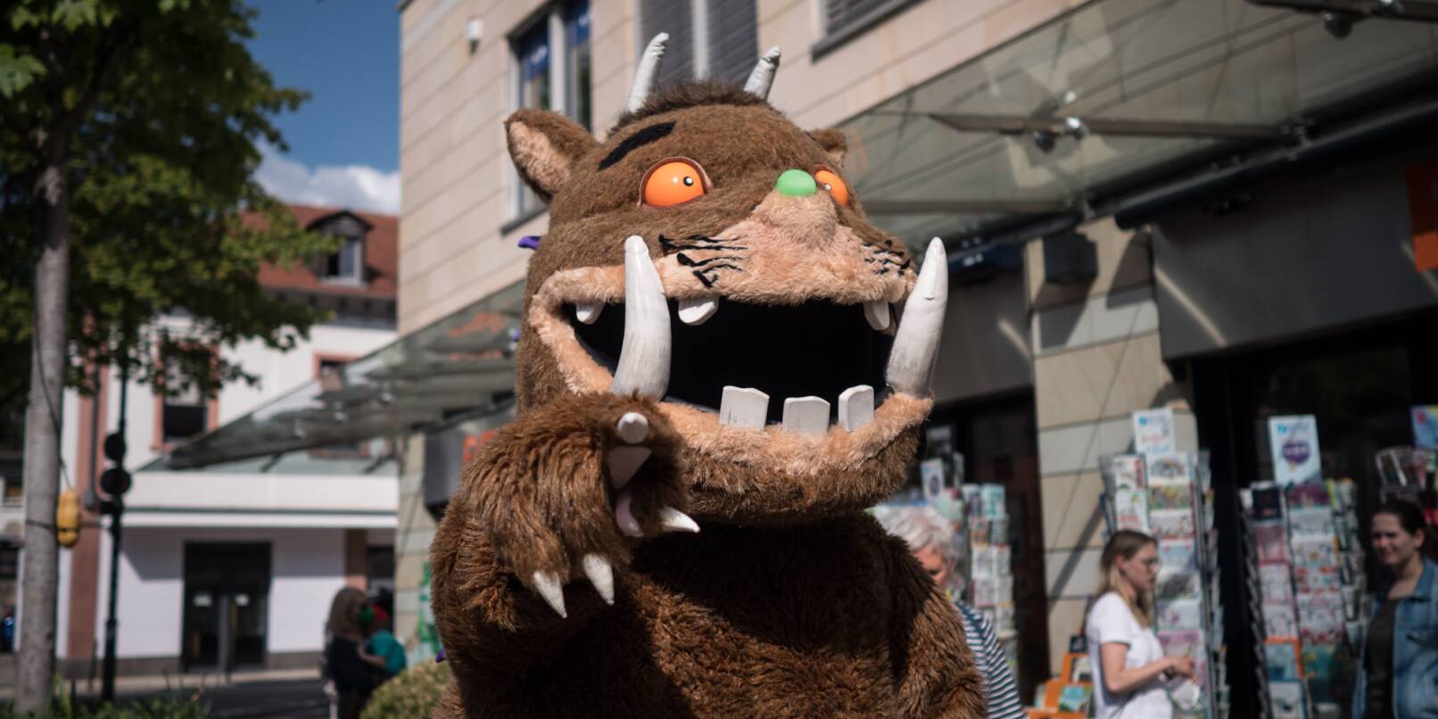 Neben Hüpfburg, Kinderschminken und Popcorn kommt am Sonntag auch das berühmte Waldmonster Grüffelo ins Atrium. Neben Hüpfburg, Kinderschminken und Popcorn kommt am Sonntag auch das berühmte Waldmonster Grüffelo ins Atrium.