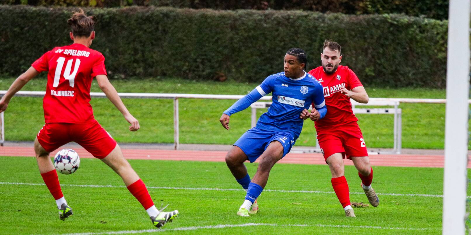 Auf den Einsatz von Noah Hannawald (Mitte) wird Fußball-Verbandsligist TSG 62/09 Weinheim am kommenden Samstag beim SV Spielberg wohl noch verzichten müssen. Der Offensivspieler hat Probleme mit den Adduktoren. Auf den Einsatz von Noah Hannawald (Mitte) wird Fußball-Verbandsligist TSG 62/09 Weinheim am kommenden Samstag beim SV Spielberg wohl noch verzichten müssen. Der Offensivspieler hat Probleme mit den Adduktoren.