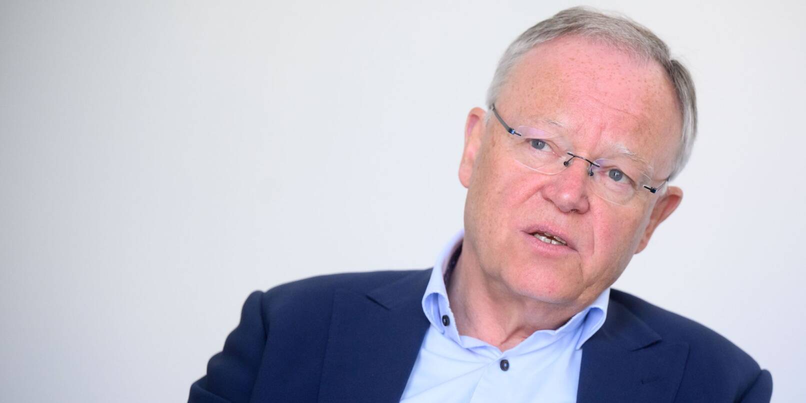 Niedersachsens Ministerpräsident Weil verweist auf eine Tarifregelung für den Standort Osnabrück. Niedersachsens Ministerpräsident Weil verweist auf eine Tarifregelung für den Standort Osnabrück.