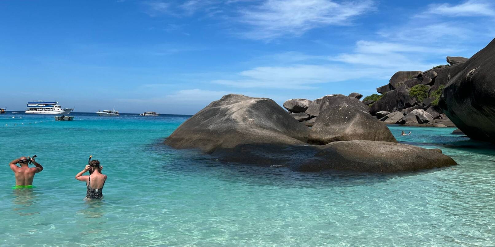 Die Similan Islands mit ihren Granitformationen sind bei Tagestouristen aus aller Welt beliebt - und dürfen sich jetzt wieder erholen. (Archivbild) Die Similan Islands mit ihren Granitformationen sind bei Tagestouristen aus aller Welt beliebt - und dürfen sich jetzt wieder erholen. (Archivbild)
