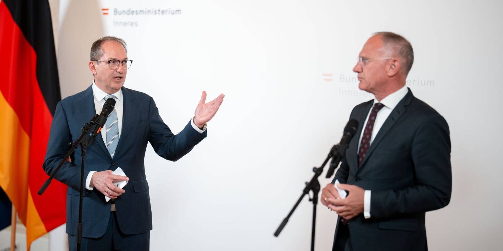 Die konservativen Innenminister demonstrieren Harmonie. Die konservativen Innenminister demonstrieren Harmonie.