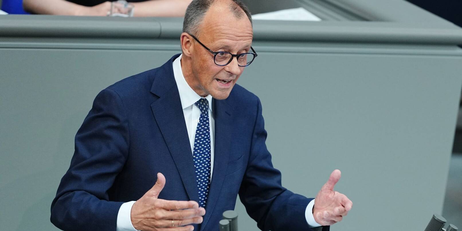 Merz besuchte erstmals als Kanzler einen Parteitag. Merz besuchte erstmals als Kanzler einen Parteitag.