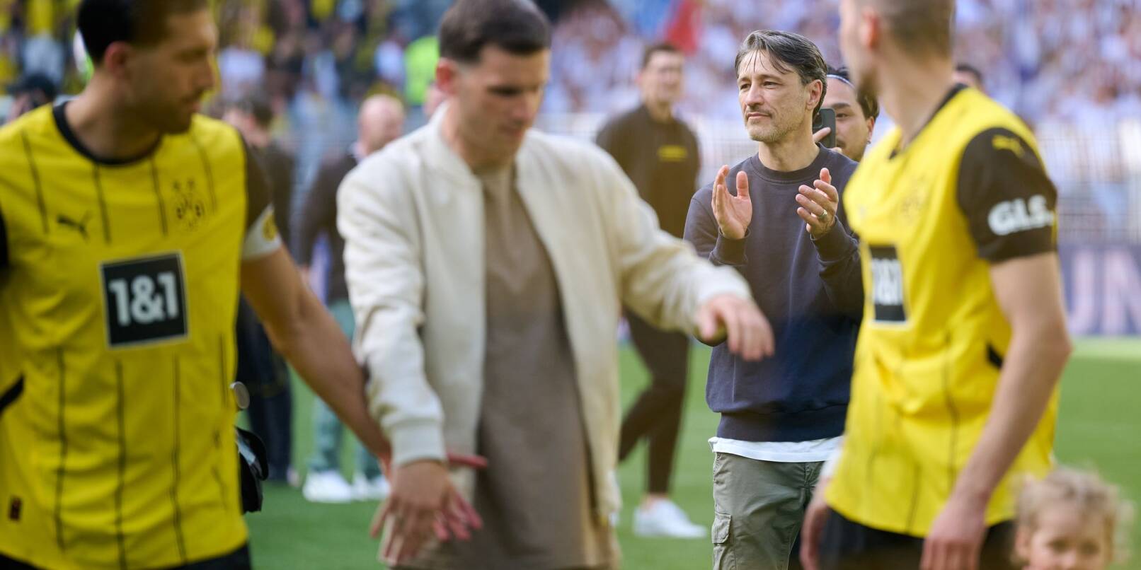 Nach dem letzten Bundesliga-Spieltag hat der BVB nur wenig freie Zeit vor dem Start der Club-WM. Nach dem letzten Bundesliga-Spieltag hat der BVB nur wenig freie Zeit vor dem Start der Club-WM.