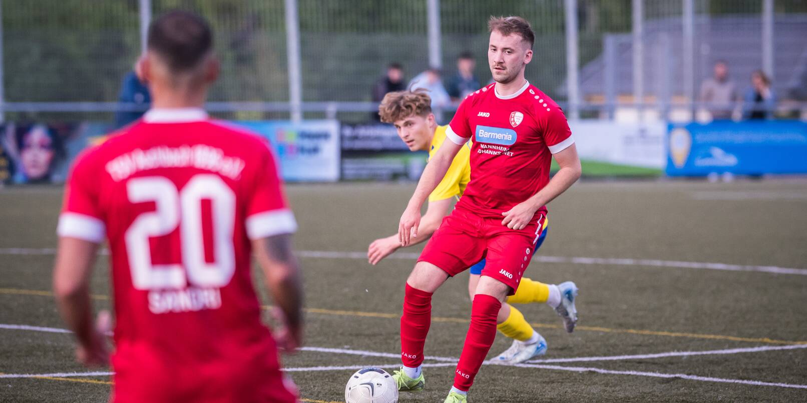 Mit seinem Treffer zum 1:0 gegen Trösel hat Nick Weihrauch (am Ball) schon 27 Tore für den TSV Aschbach erzielt. Mit seinem Treffer zum 1:0 gegen Trösel hat Nick Weihrauch (am Ball) schon 27 Tore für den TSV Aschbach erzielt.