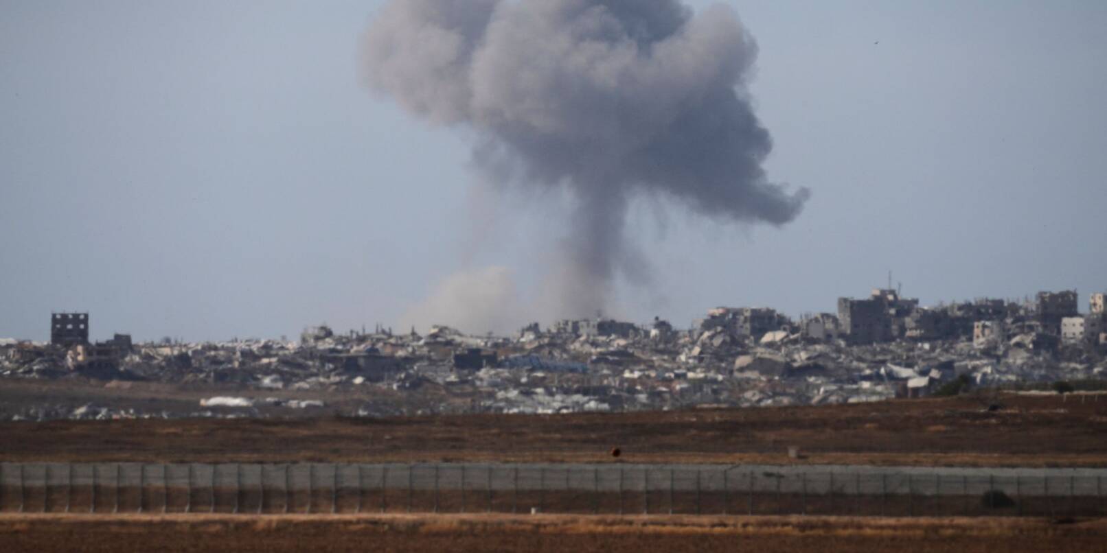 Seit Tagen fliegt die israelische Luftwaffe im Zuge der neuen Großoffensive massive Angriffe. Seit Tagen fliegt die israelische Luftwaffe im Zuge der neuen Großoffensive massive Angriffe.