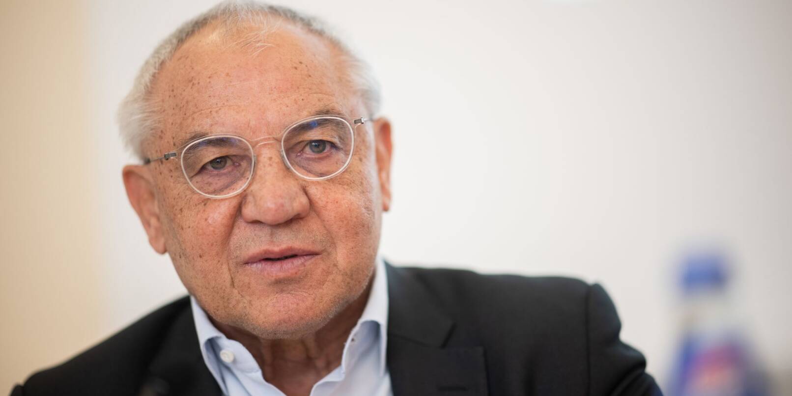 HSV-Idol Felix Magath. HSV-Idol Felix Magath.