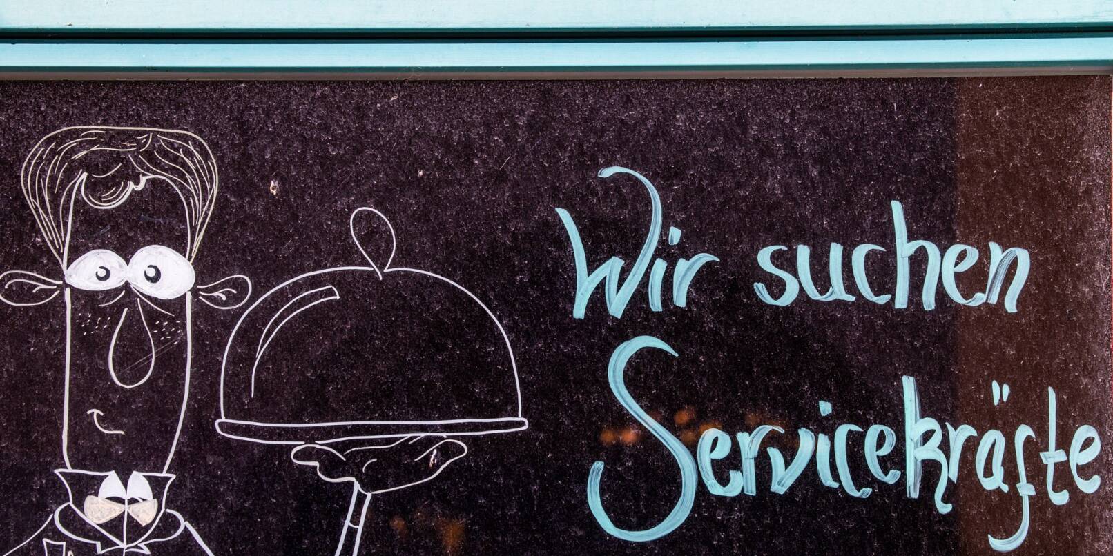 Besonders in der Dienstleistungsbranche wie der Gastronomie ist Personal knapp (Archivbild) Besonders in der Dienstleistungsbranche wie der Gastronomie ist Personal knapp (Archivbild)