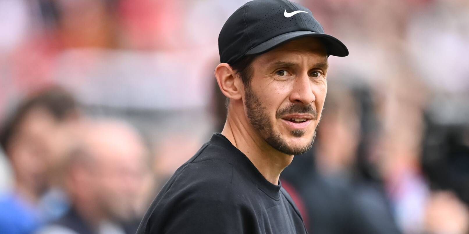 SC-Coach Schuster wird bald den Freiburger Neuzugang Suzuki trainieren. SC-Coach Schuster wird bald den Freiburger Neuzugang Suzuki trainieren.