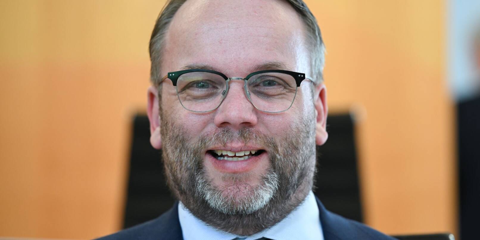 Sieben Forschungsprojekte hessischer Universitäten haben sich als Exzellenzcluster beworben. Hessens Wissenschaftsminister Timon Gremmels (SPD) drückt die Daumen. Sieben Forschungsprojekte hessischer Universitäten haben sich als Exzellenzcluster beworben. Hessens Wissenschaftsminister Timon Gremmels (SPD) drückt die Daumen.