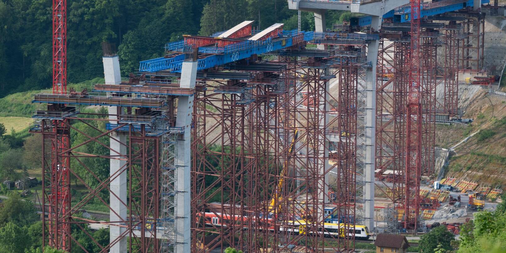 Drei Arbeiter sterben bei Gondelabsturz Drei Arbeiter sterben bei Gondelabsturz