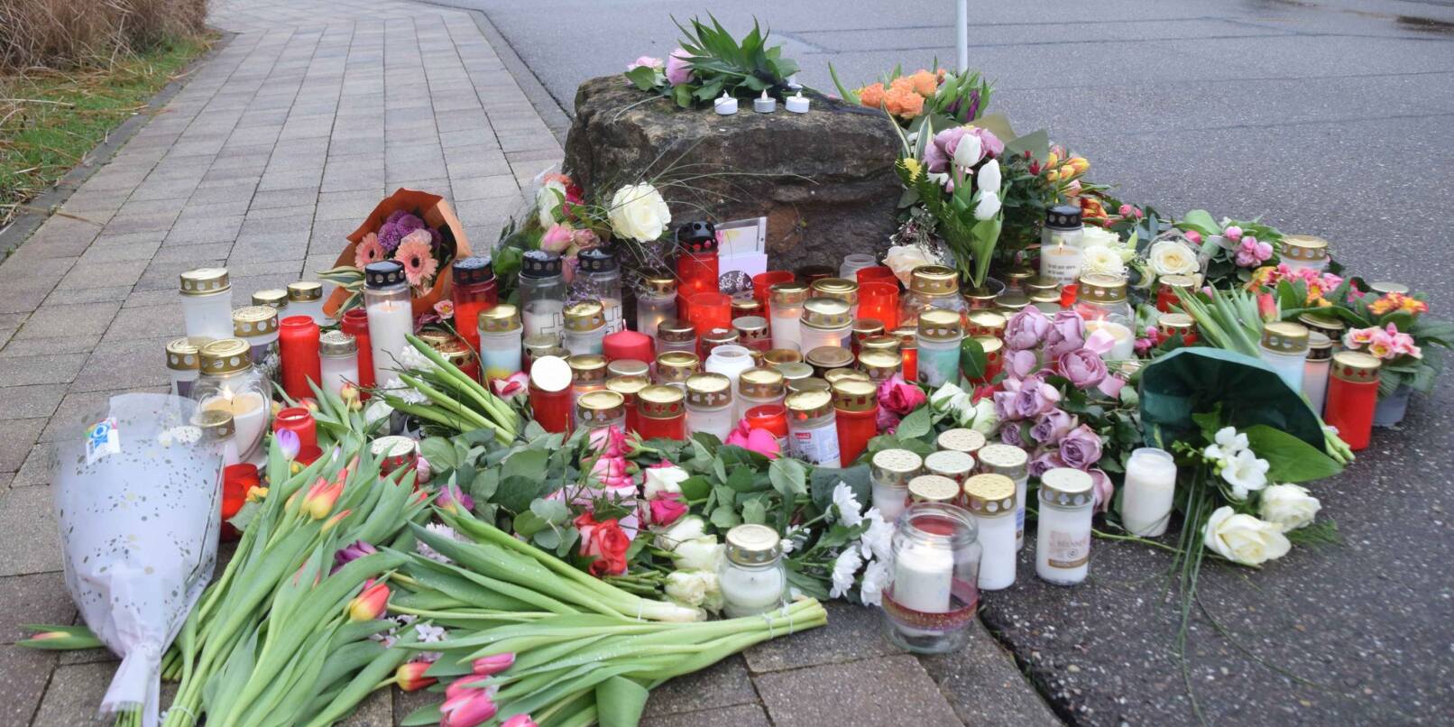 Der 18-Jährige erstach seine gleichaltrige Ex-Freundin in der gemeinsamen Schule in St. Leon-Rot bei Heidelberg. (Archivbild) Der 18-Jährige erstach seine gleichaltrige Ex-Freundin in der gemeinsamen Schule in St. Leon-Rot bei Heidelberg. (Archivbild)