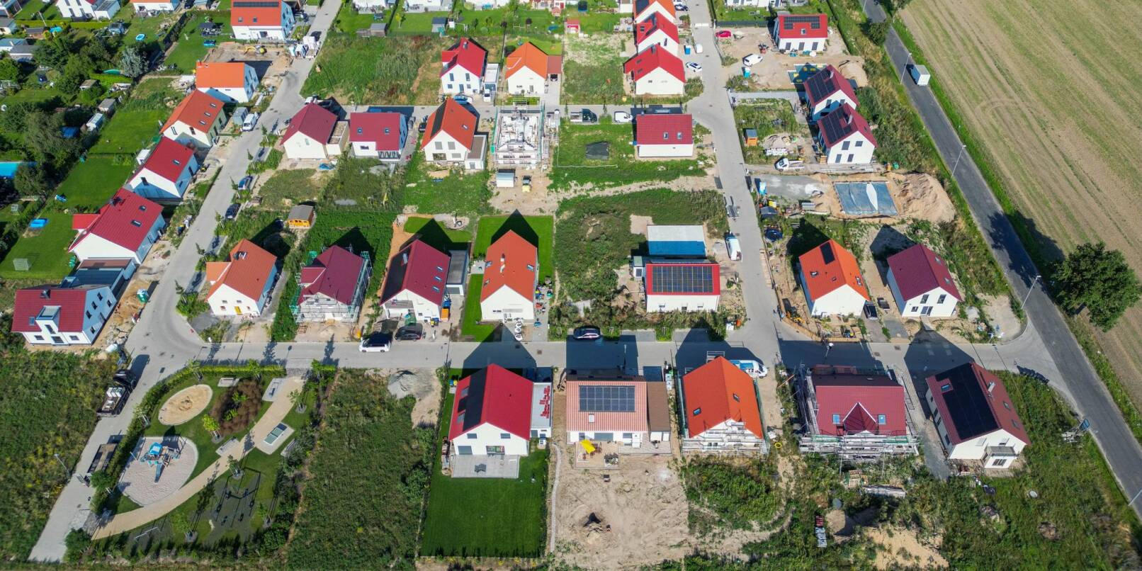 Begehrte Einfamilienhäuser: Der Immobilienmarkt kommt wieder in Fahrt (Archivbild) Begehrte Einfamilienhäuser: Der Immobilienmarkt kommt wieder in Fahrt (Archivbild)
