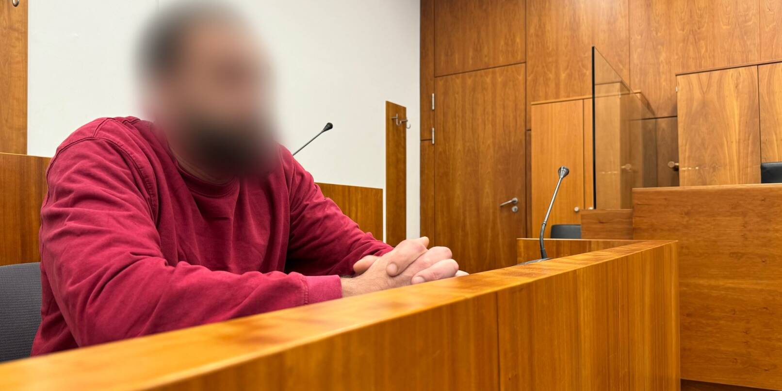 Der Angeklagte hat angekündigt, das Urteil akzeptieren zu wollen. Der Angeklagte hat angekündigt, das Urteil akzeptieren zu wollen.