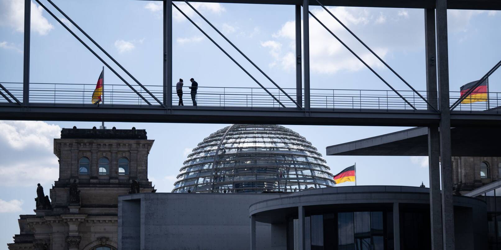 Die AfD will sich dem Votum des Ältestenrates nicht beugen. (Archivbild) Die AfD will sich dem Votum des Ältestenrates nicht beugen. (Archivbild)