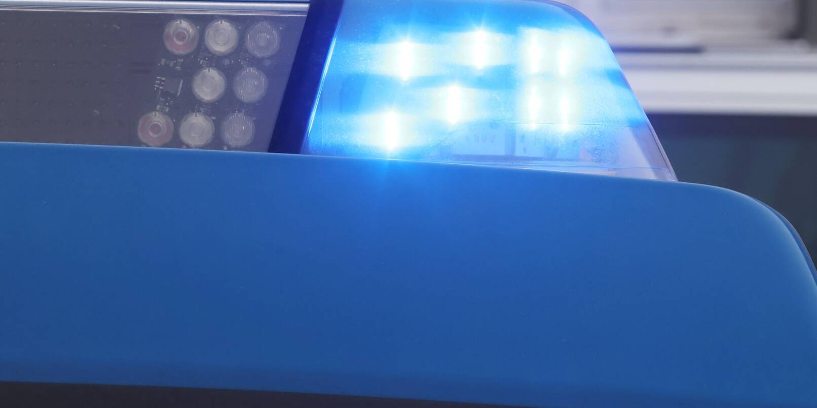 Als Beamte die Wohnung des Mannes durchsuchten, fanden sie unter anderem vordatierte Rechnungen und mehrere Arztstempel. (Symbolbild) Als Beamte die Wohnung des Mannes durchsuchten, fanden sie unter anderem vordatierte Rechnungen und mehrere Arztstempel. (Symbolbild)