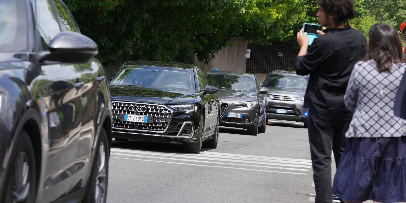 Die Unterhändler trafen sich in Rom. Die Unterhändler trafen sich in Rom.