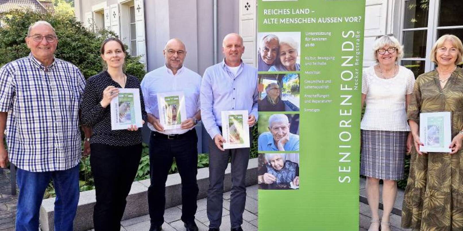 Peter van Nunen, Yolinda Küstermann, Jürgen Kirchner, Hansjörg Rapp, Doris Falter und Susanne Krüger (von links) stellten den Jahresbericht vor. Peter van Nunen, Yolinda Küstermann, Jürgen Kirchner, Hansjörg Rapp, Doris Falter und Susanne Krüger (von links) stellten den Jahresbericht vor.