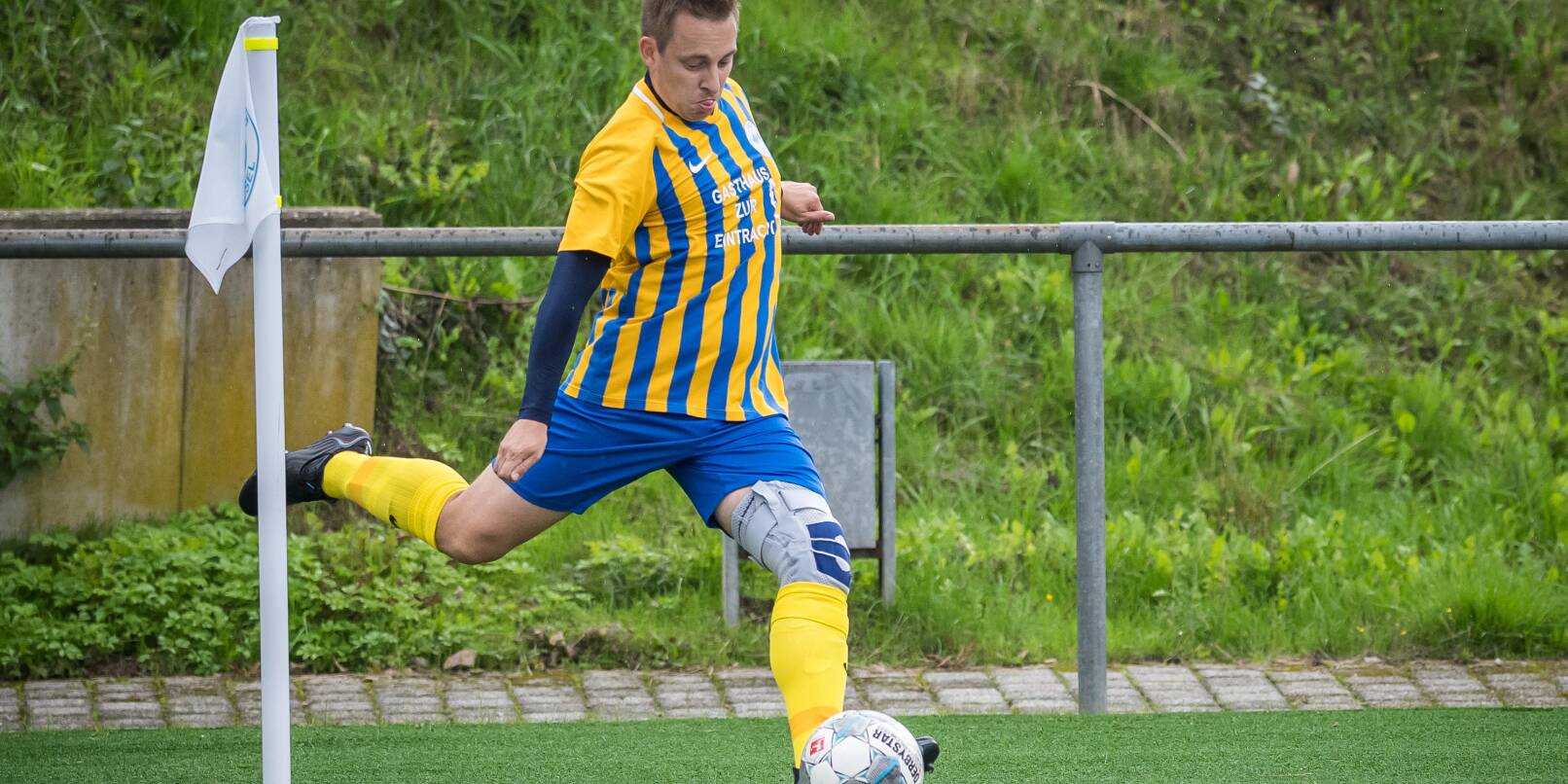Sascha Gerhardt trainiert künftig die zweite Mannschaft der TG Trösel, die am Sonntag mit einem Heimsieg gegen den SV Kirschhausen II den Titel in der Kreisliga D Gruppe 2 feiern kann. Sascha Gerhardt trainiert künftig die zweite Mannschaft der TG Trösel, die am Sonntag mit einem Heimsieg gegen den SV Kirschhausen II den Titel in der Kreisliga D Gruppe 2 feiern kann.