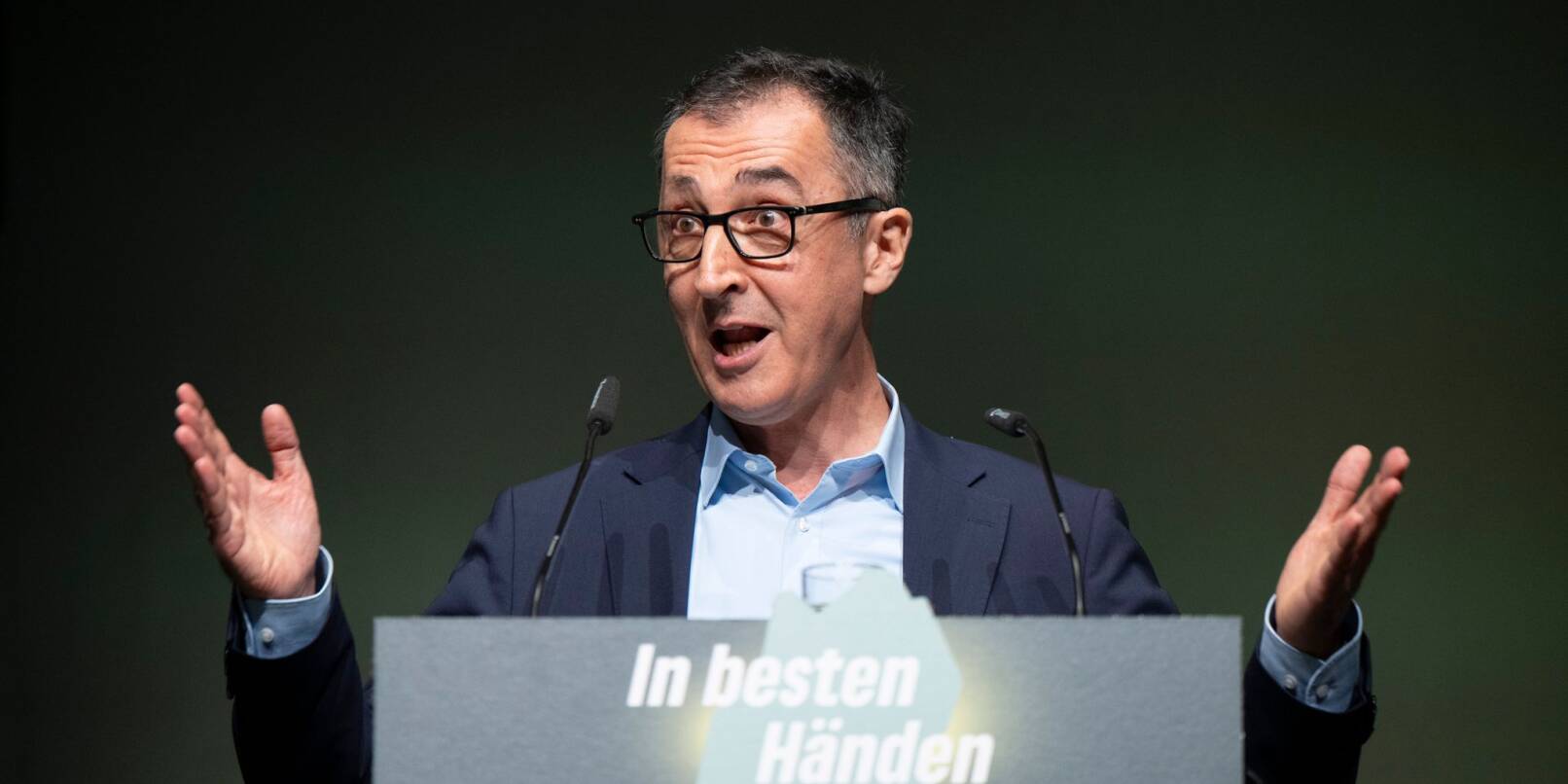 Cem Özdemir führt die Grünen im Südwesten in die nächste Landtagswahl und soll Nachfolger von Ministerpräsident Winfried Kretschmann werden. Cem Özdemir führt die Grünen im Südwesten in die nächste Landtagswahl und soll Nachfolger von Ministerpräsident Winfried Kretschmann werden.