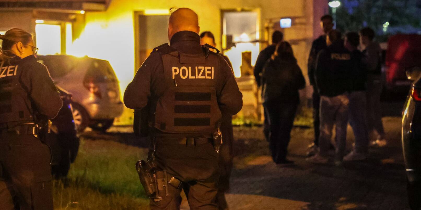 SEK im Einsatz. SEK im Einsatz.