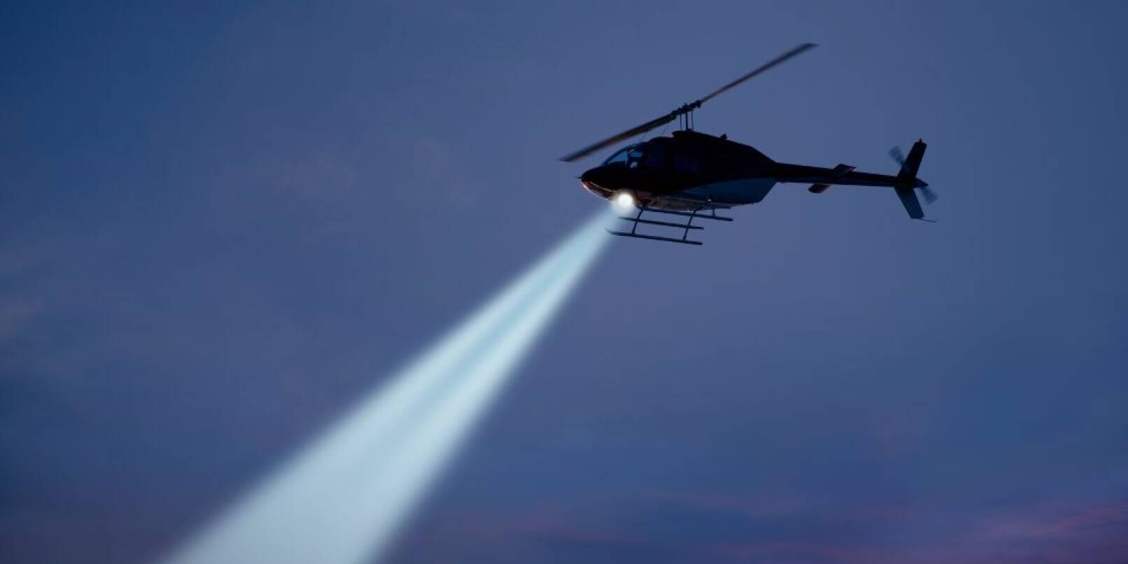 Der Einsatz des Polizeihubschraubers ist mittlerweile beendet, die Suchmaßnahmen dauern jedoch an (Symbolbild). Der Einsatz des Polizeihubschraubers ist mittlerweile beendet, die Suchmaßnahmen dauern jedoch an (Symbolbild).
