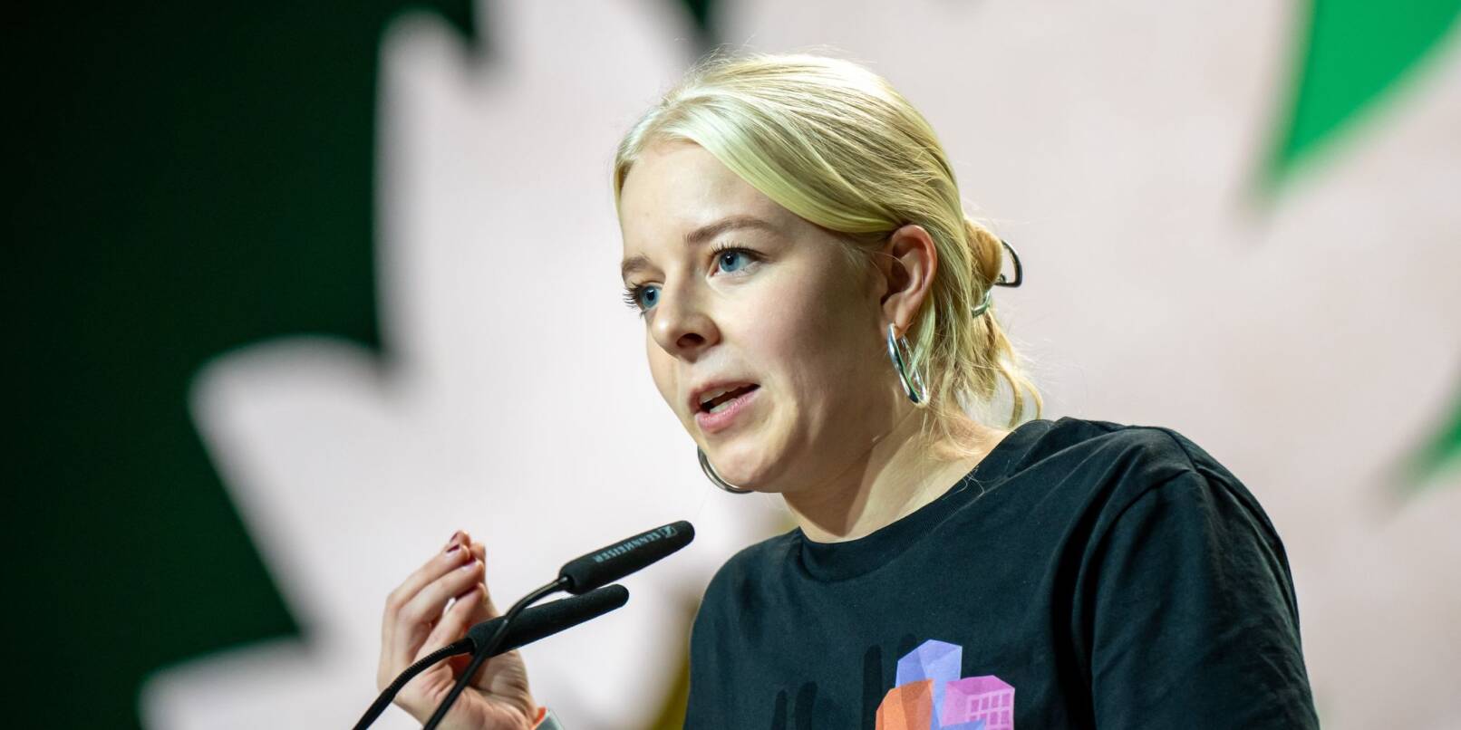 Jette Nietzard fällt öfter mit provokanten Äußerungen in sozialen Medien auf. Jette Nietzard fällt öfter mit provokanten Äußerungen in sozialen Medien auf.