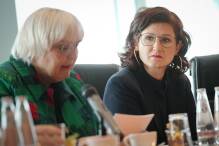 Claudia Roth beklagt Machtmissbrauch in der Kulturbranche
