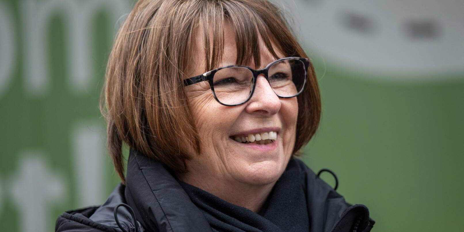 Priska Hinz (Bündnis 90/Die Grünen), Umweltministerin von Hessen, lacht beim Besuch eines Standes auf der Internationaler Grüner Woche (IGW).
