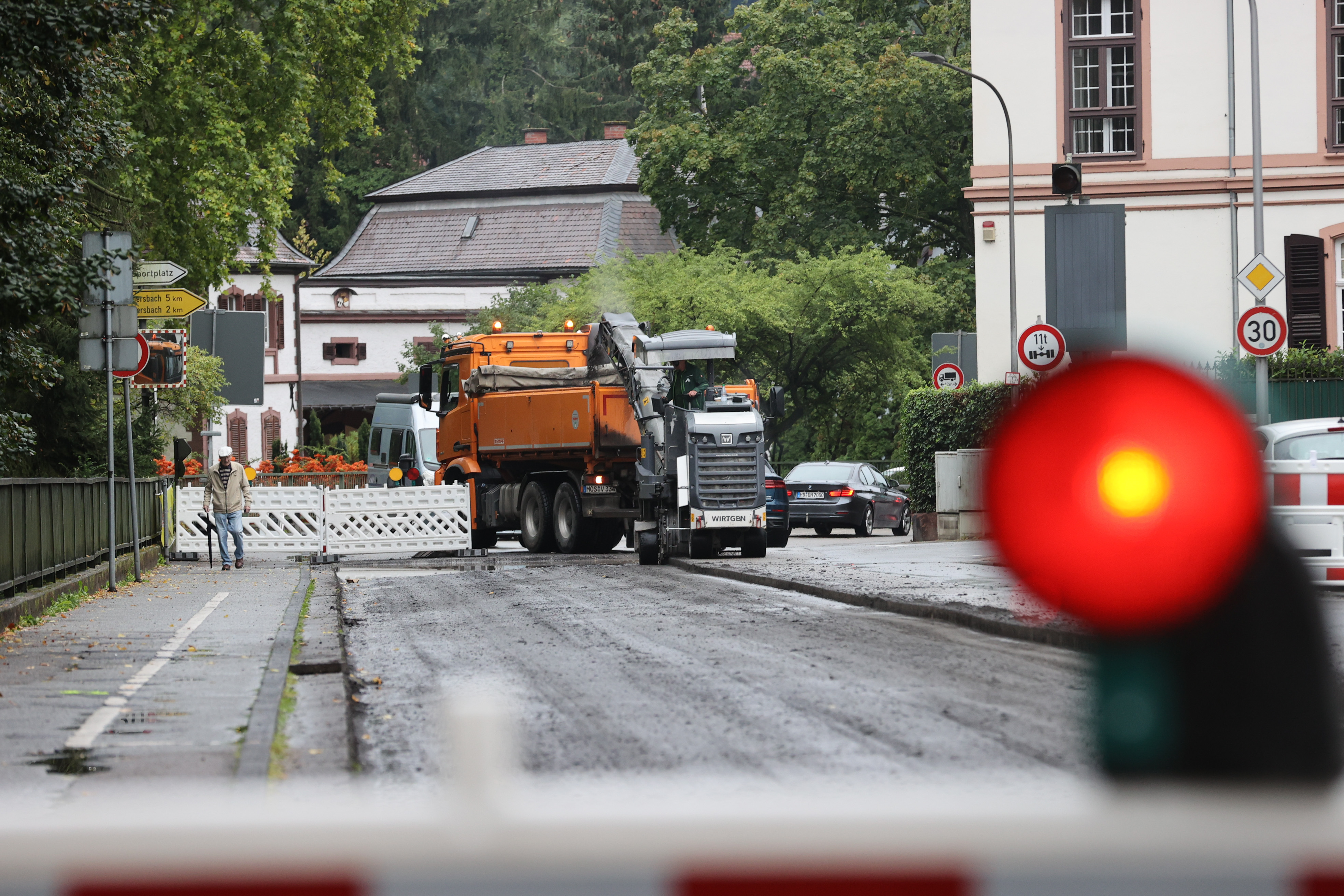 Birkenau: Asphaltdecke der Hauptstraße wird abgefräst