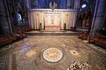 Westminster Abbey bietet strumpfsockige Führungen an
