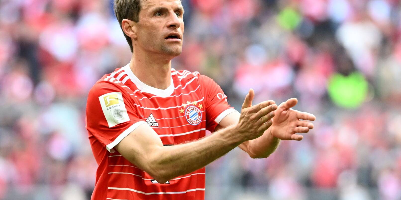 Thomas Müller steht gegen Schalke in der Bayern-Startelf.