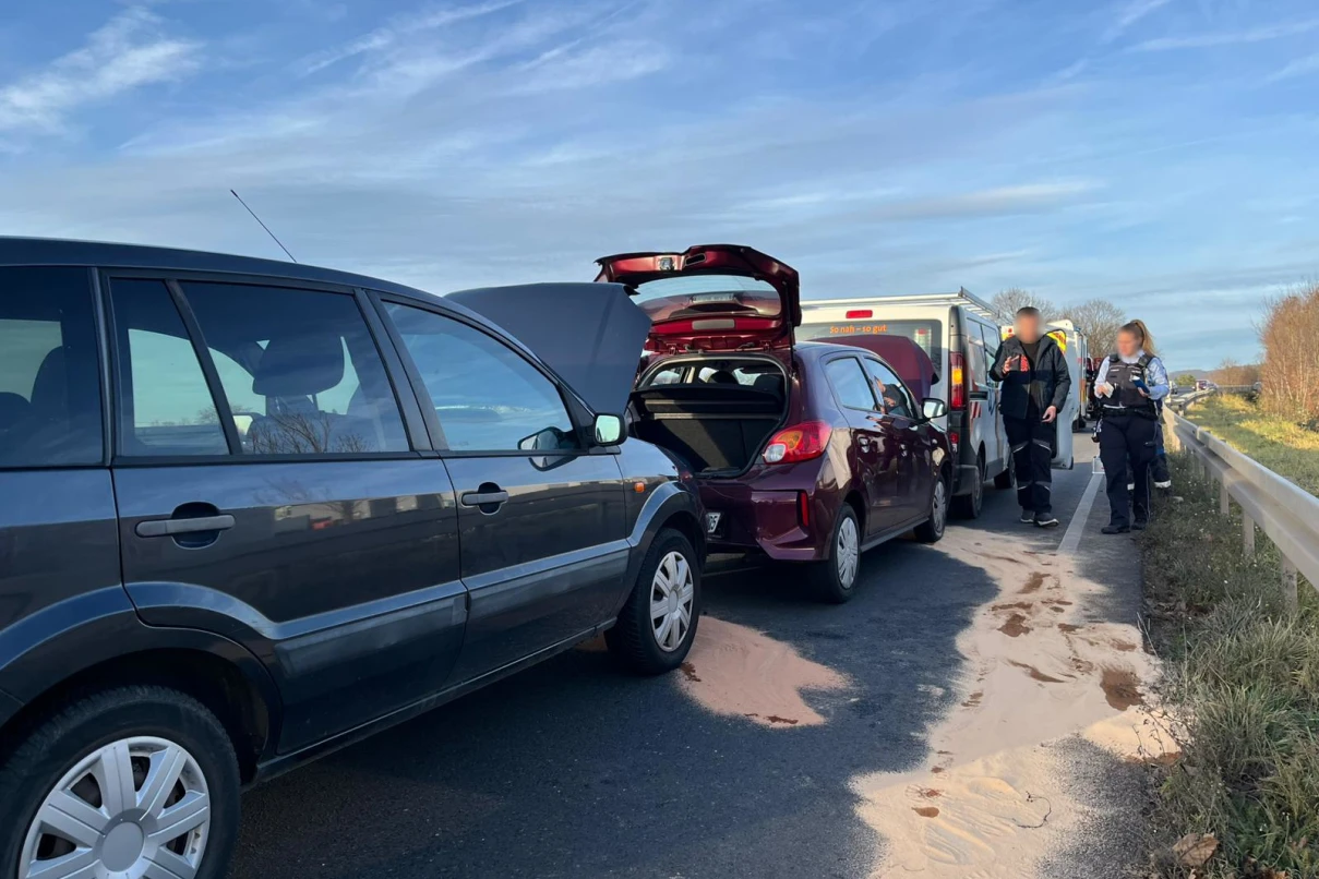 Accident on Weinheim western bypass involving three vehicles - | Road ...