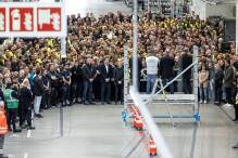 Schüsse in Mercedes-Werk - Mitarbeiter gedenken der Opfer

