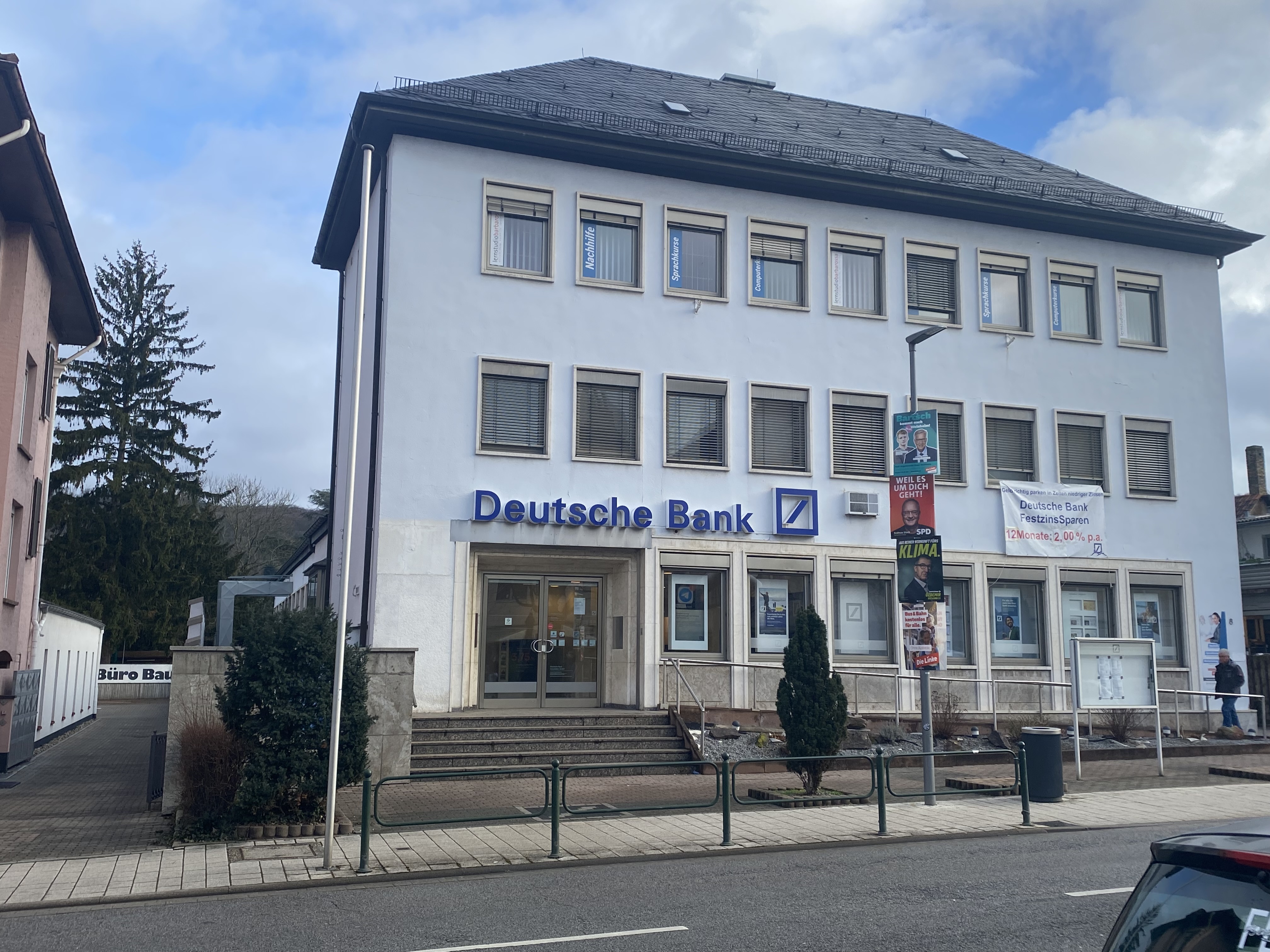 Deutsche Bank schließt weitere Filialen - was wird aus der Weinheimer ...