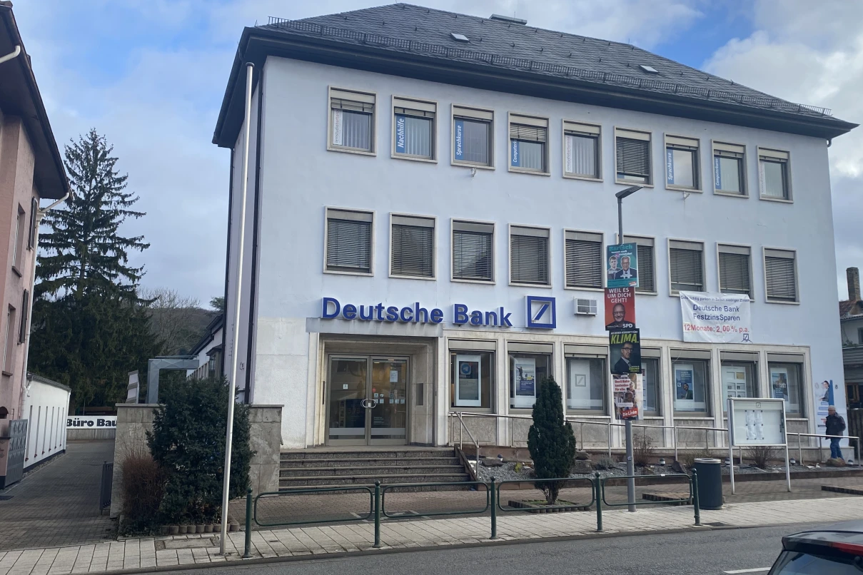 Deutsche Bank schließt weitere Filialen - was wird aus der Weinheimer ...