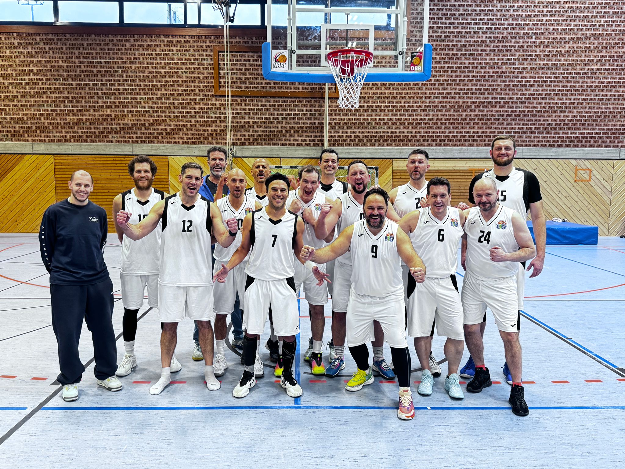 Sharks bejubeln den Südwest-Titel