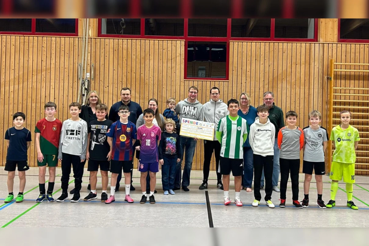WNOZ Christmas tree campaign in Hammelbach: Impressive sum for youth ...