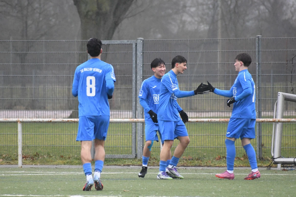 With a different look: TSG Weinheim's U19 team starts the second half ...