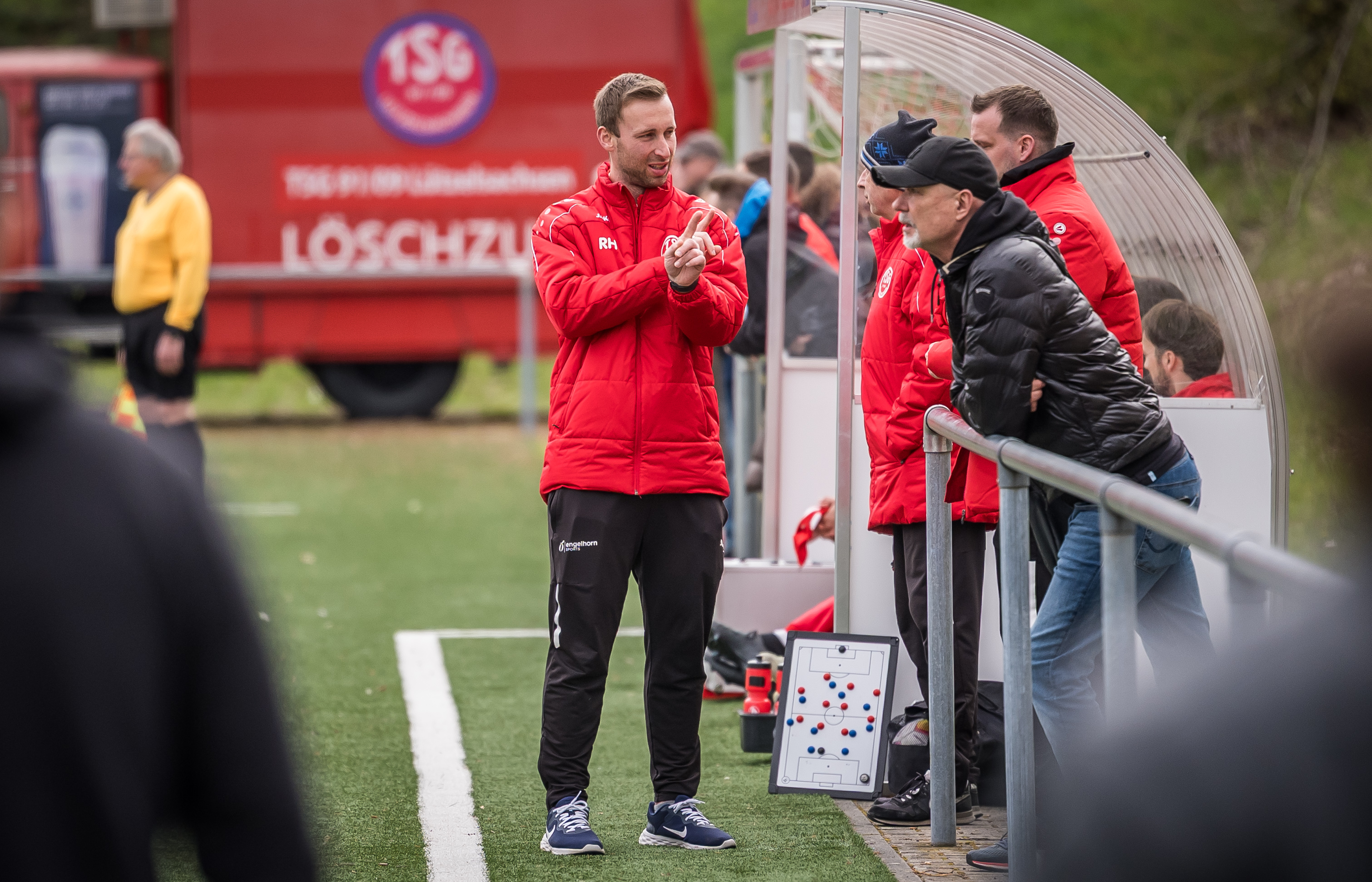 Lützelsachsen liefert und Trainer Rick Hutter zahlt