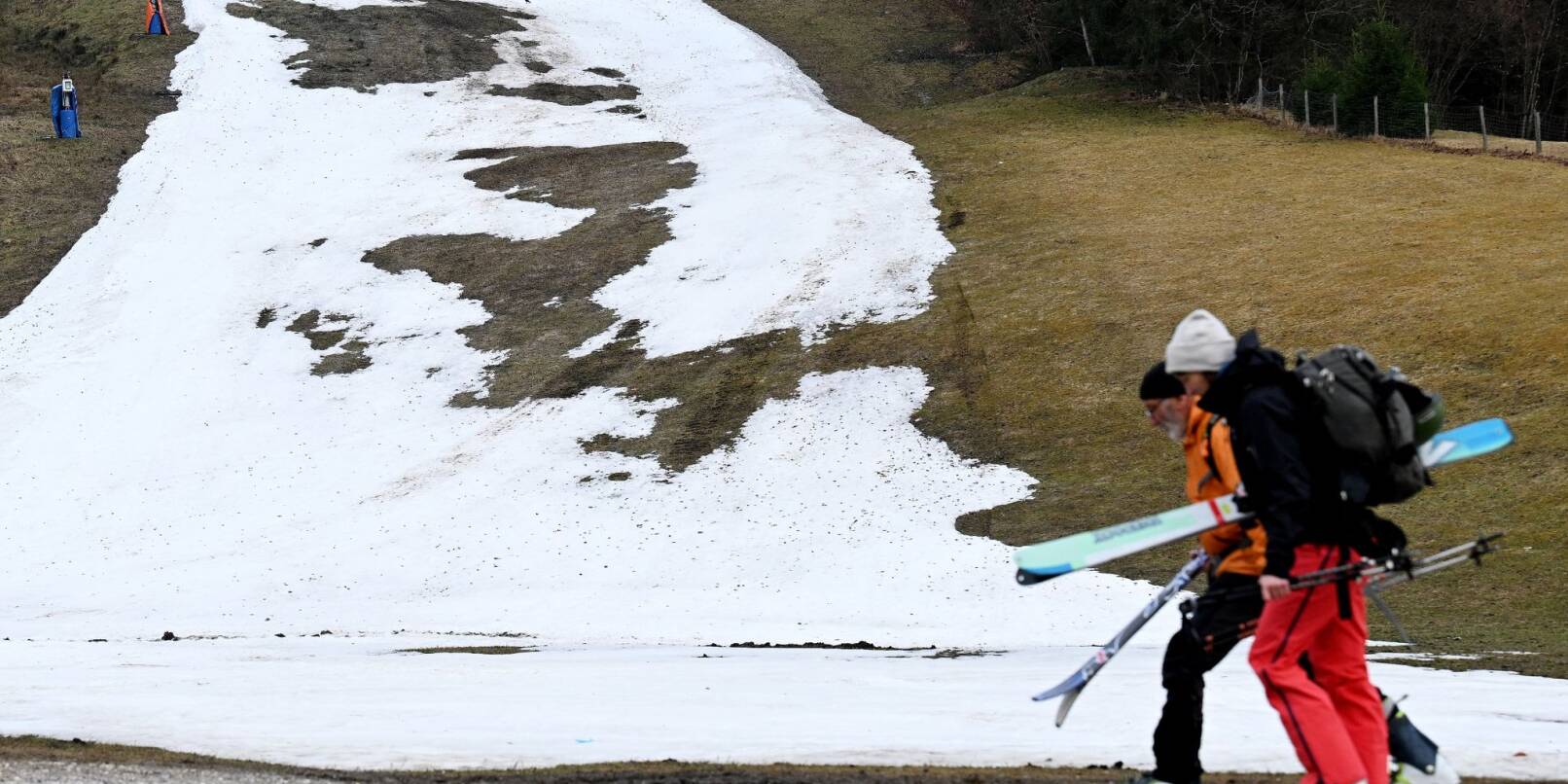 Ende der Skisaison 2022/23 in Garmisch-Partenkirchen - dort lag im März kaum noch Schnee.